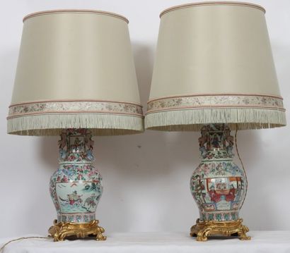null PAIRE DE VASES CHINE MONTES EN LAMPES

De forme ballustre, en porcelaine polychrome,...
