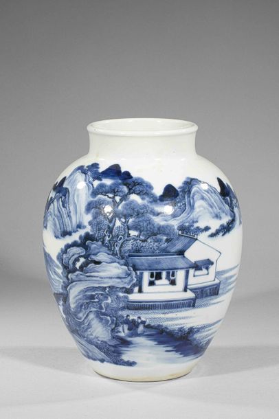 null Jarre en porcelaine blanche décoré en bleu cobalt sous couverte d'un paysage...