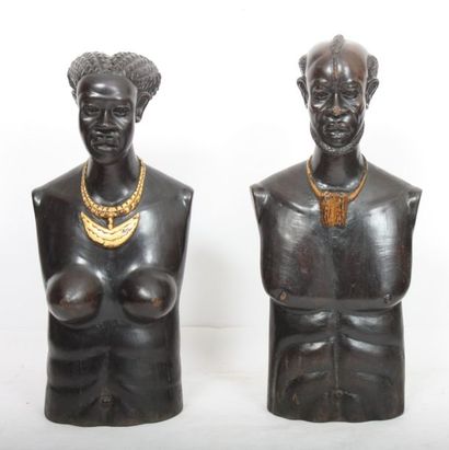 null IMPORTANTE PAIRE DE "BUSTES D'UN COUPLE AFRICAIN" ART DECO
En ébène sculpté...