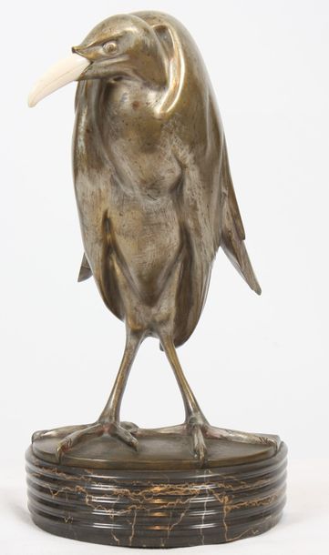 null SUJET "MARABOUT" DE ALEXANDRE KELETTY (1874-1940)

En bronze argenté, à bec...