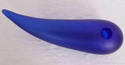 null VASE "GOUTTE" DE DAUM & Philippe STARCK (Né en 1949)

En verre de couleur bleue,...
