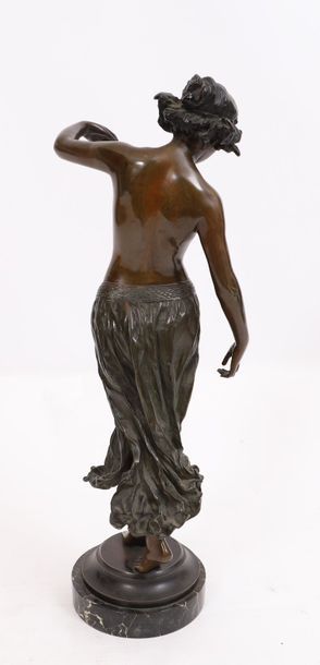 null BRONZE "LA DANSEUSE" DE EDWARD ONSLOW-FORD (1852-1901)

En bronze à double pâtine,...