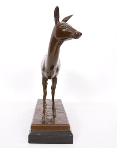 null BRONZE ART DECO "BICHE A L'ECOUTE" DE WILLY ERNST SCHADE (1892-1958)

Bronze...