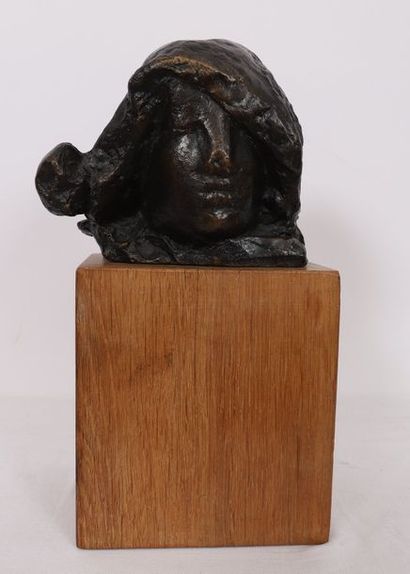 null BRONZE "TETE DE FEMME A DITE A LA MECHE" DE JOSEPH CSAKY (1888-1971) 

Bronze...