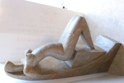 null SCULPTURE "FEMME ASSISE" EN GRANIT ROSE DE MARIO MOSCHI (1896-1971)

En granit...