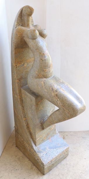 null SCULPTURE "FEMME ASSISE" EN GRANIT ROSE DE MARIO MOSCHI (1896-1971)

En granit...