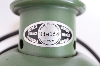 null LAMPE ARTICULE JIELDE

En métal laqué vert, à fût amovible reposant sur une...