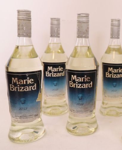 null LOT DE 4 BTES DE "MARIE BRIZARD"

70 cl 25%