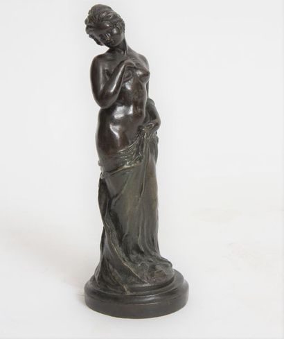 null BRONZE "JEUNE SORTANT DU BAIN" DE ERIC WILLIAM DE NUSSY (1887-1945) 

Bronze...