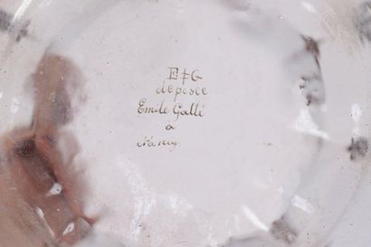 null VASE "AUX FLEURS DE LYS" DE Emile GALLE (1846-1904)

Vase de la cristallerie...