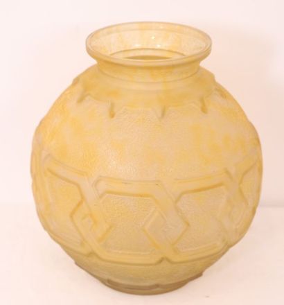 null LARGE DAUM GLASS BALL VASE

Made of pressed and ground yellow-tinted glass with...