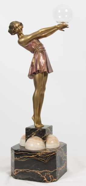 null BRONZE 1925 "YOUNG WOMAN WITH A GLASS BALL" BY ARMAND GODARD (XIX-XXth)

In...