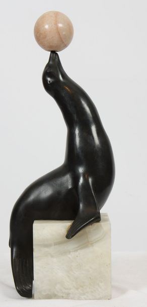 null BRONZE "OTARIE AU BALLON" BY MARCEL ANTOINE BOURAINE (1886-1948)

In bronze...