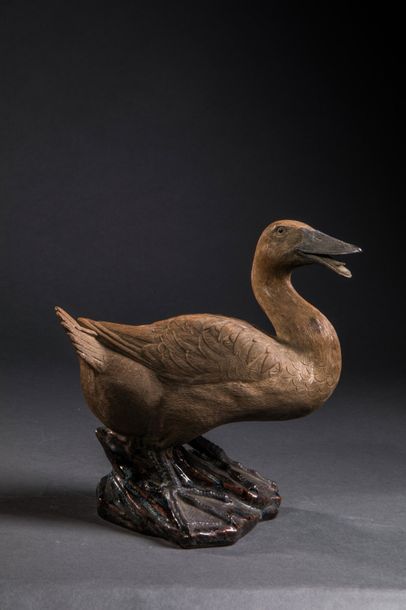 null Duck with a realistic expression finely modelled and chiselled in Yixing clay,...