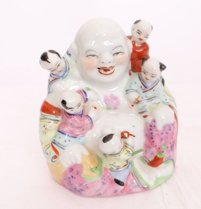 null STATUETTE EN PORCELAINE "MAGOT AU 5 ENFANTS" CHINE

En porcelaine polychrome.

Chine...