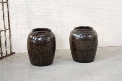 null IMPORTANT PAIR OF GREY EMAIL JARS CHINA XIXth century

A brown glaze.

China...