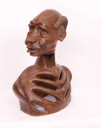 null RELIQUARY BUST (?) OF A MAN MADE OF WOOD AFRICA

Made of carved exotic wood,...