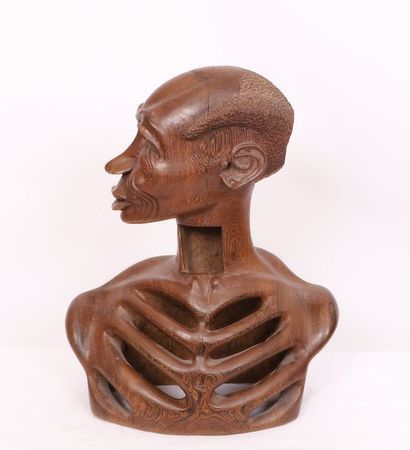 null RELIQUARY BUST (?) OF A MAN MADE OF WOOD AFRICA

Made of carved exotic wood,...