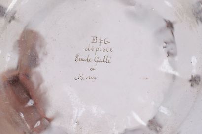 null VASE "AUX FLEURS DE LYS" BY Emile GALLE (1846-1904)

Vase from the Gallé crystal...