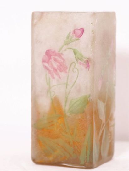 null SMALL VASE "WITH SWEET PEA FLOWERS" BY DAUM NANCY

Square in section, decorated...