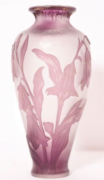 null SMALL VASE BALUSTER "AUX CAMPANULES" GLASSWARE ART OF LORRAINE

Decorated with...