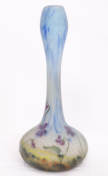 null VASE SOLIFLORE "WITH VIOLETS" BY MULLER FRERES

In glass decorated with enamelled,...