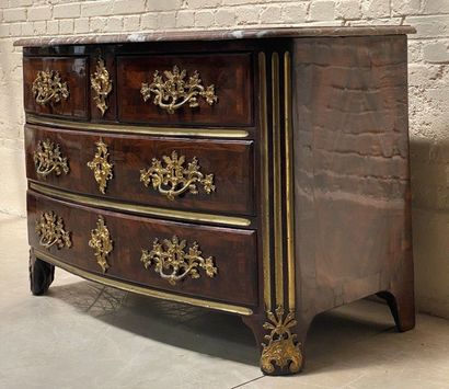 null REGENCY PERIOD CHEST OF DRAWERS - MODEL IN THE SPIRIT OF DOIRAT

In rosewood...