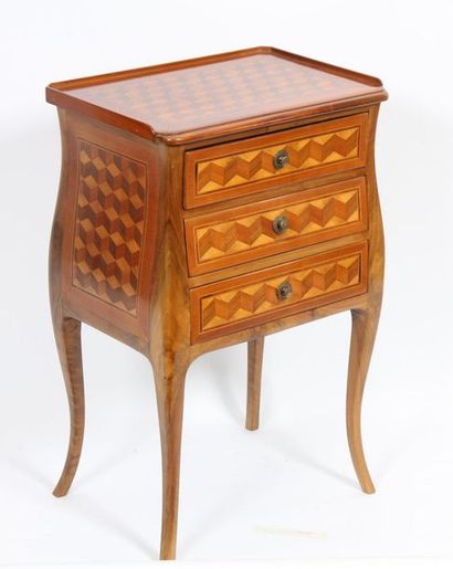 null LOUIS CUBE MARQUETRY COFFEE TABLE XV

In marquetry of cubes, curved on all sides,...