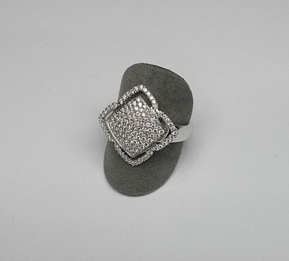 White gold ring with square plateau paved...