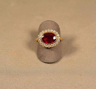 null Beautiful classic yellow gold ring set with a treated ruby for 3.5 c. approx....