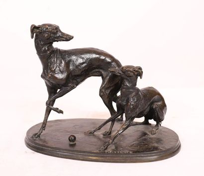 null SCULPTURE " DEUX LEVRETTES JOUANT AVEC UNE BALLE" by Pierre-Jules MÈNE (1810-1879)

Bronze...