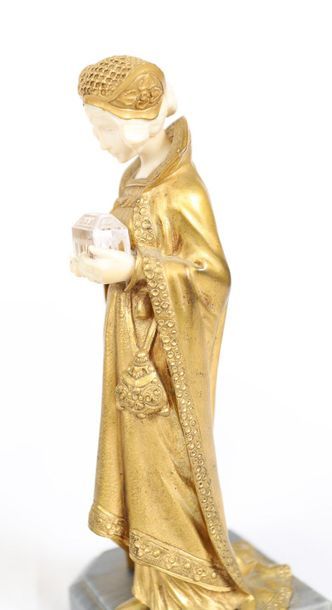 null VERY NICE CHRYSELEPHANTINE SCULPTURE "YOUNG MEDIEVAL PRINCESS HOLDING A BOX"...