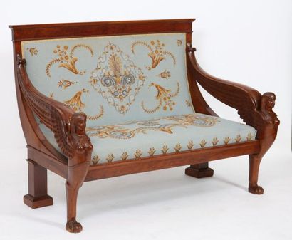 null EXCEPTIONAL EMPIRE PERIOD "RETURN FROM EGYPT" LIVING ROOM FURNITURE

Composed...