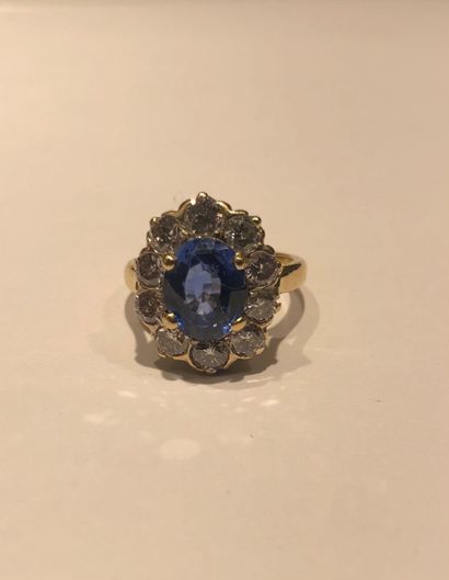 null 
Pompadour ring Natural sapphire and diamonds

yellow gold ring centered on...