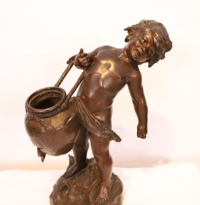 null BRONZE "PUTTO A LA CRUCHE PERCEE" DE Auguste MOREAU (1834-1917)

En bronze patiné...