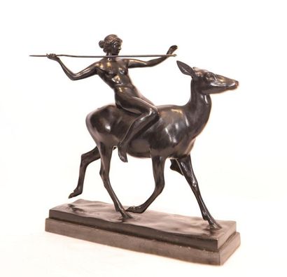 null BRONZE ART DECO "DIANE CHASSERESSE CHEVAUCHANT UN BICHE" DE Johann Robert KORN...