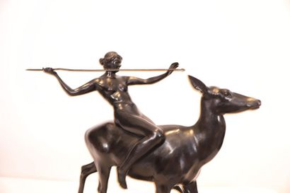 null BRONZE ART DECO "DIANE CHASSERESSE CHEVAUCHANT UN BICHE" DE Johann Robert KORN...