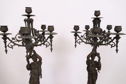 null PAIRE DE CANDELABRES EN BRONZE "AUX FEMMES A L'ANTIQUE" DE MOREAU XIXè

En bronze...