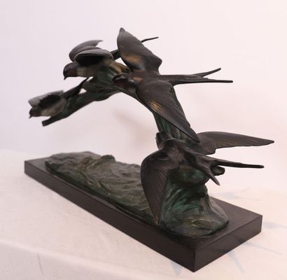 null BRONZE ANIMALIER "LE RETOUR DES HIRONDELLES" DE Maximilien Louis FIOT (1886-1953)

En...