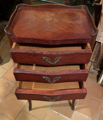 null HORSE in marquetry - With three drawers- 

Early 20th Century 
 
H: 73 x W:...