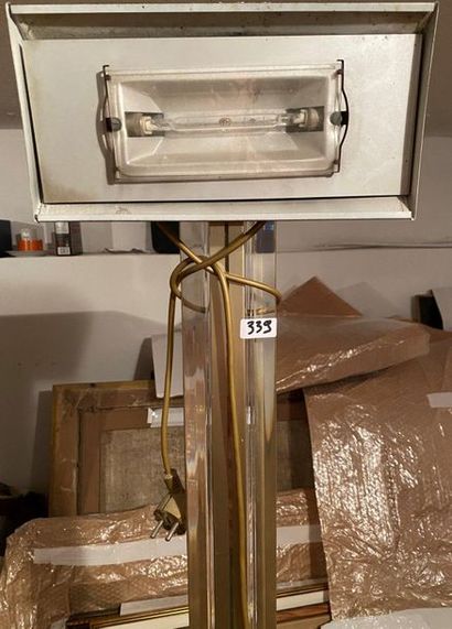 null LAMPE HALOGENE EN METAL

H :179 cm