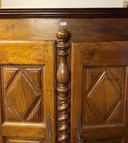 null CABINET - Half - twisted columns - Two walnut paneled doors - Restoration of...