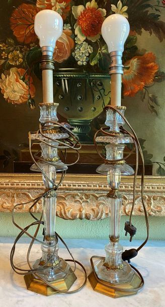 null PAIR OF CANDLES - Mounted in glass and gilt bronze lamp - Late 19th century...