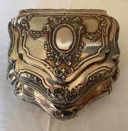 null Art Nouveau period silver PAPER BOX in silver 

Minerva punch 468 gr -