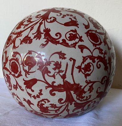 null WIGHT WIGHT BALL - Fine earthenware 

19th century 

D: 19 cm