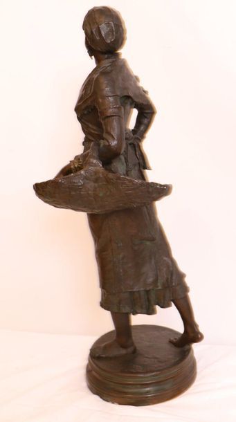 null Ernest Charles GUILBERT (1848-?)

BRONZE "PEASANT GIRL WITH BASKET"

In patinated...