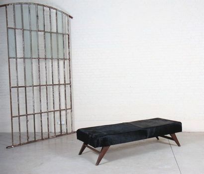 null PIERRE JEANNERET (1896-1967)

Day Bed by Pierre Jeanneret (1896-1967) 

Resting...