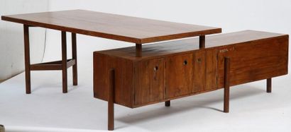 null PIERRE JEANNERET (1896-1967)

Removable teak and teak veneer pedestal desk,...