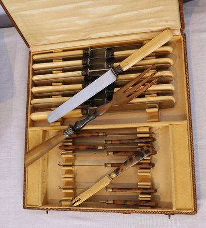 null VERY IMPORTANT LOT OF VARIOUS AND DIFFERENT KNIVES WITH WOODEN AND HORN HANDLES

Condition...