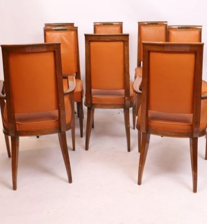 null SET OF A PAIR OF ARMCHAIRS AND 6 CHAIRS IN MAHOGANY 1950

In mahogany and mahogany...